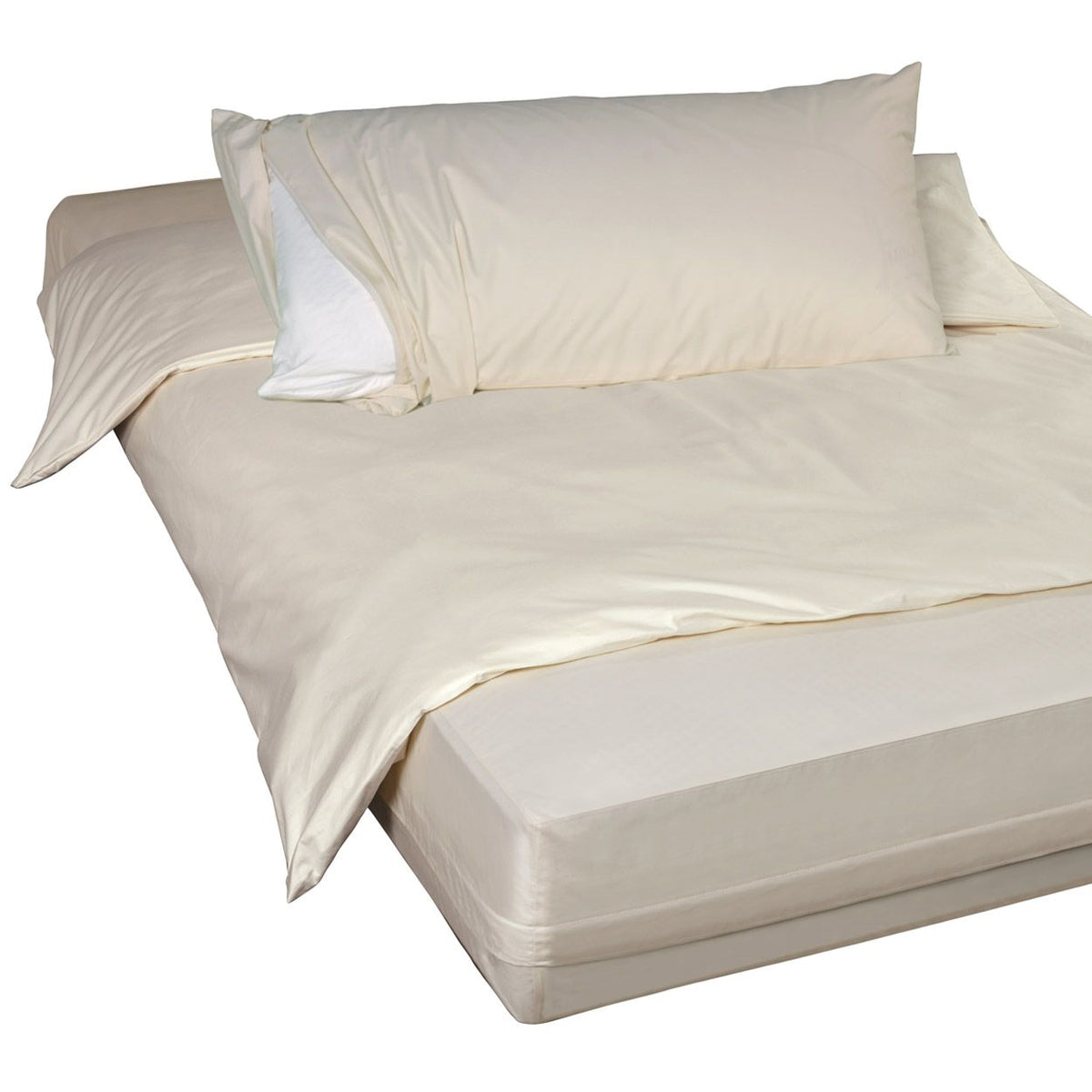 Softsan Bio Cotton Encasing-Set aus Matratzen-, Kissen- und Bettdeckenbezug, cremeweiß, auf Bett